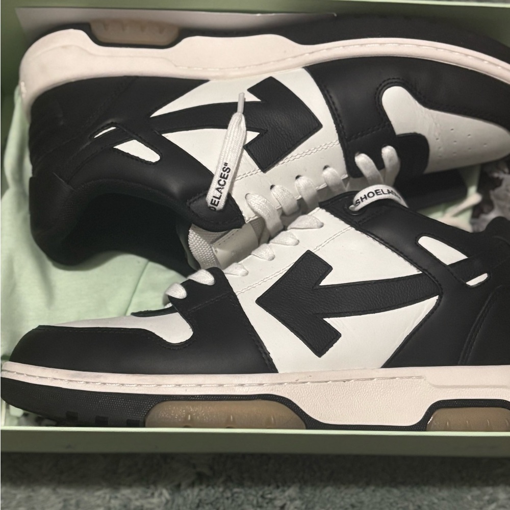 Off-White Black and White Sneakers Classic Style